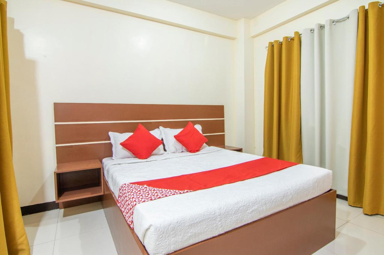 Oyo 578 Red Velvet Suites Manila Esterno foto