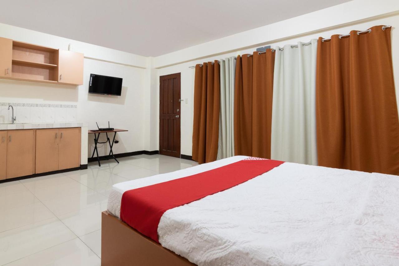 Oyo 578 Red Velvet Suites Manila Esterno foto